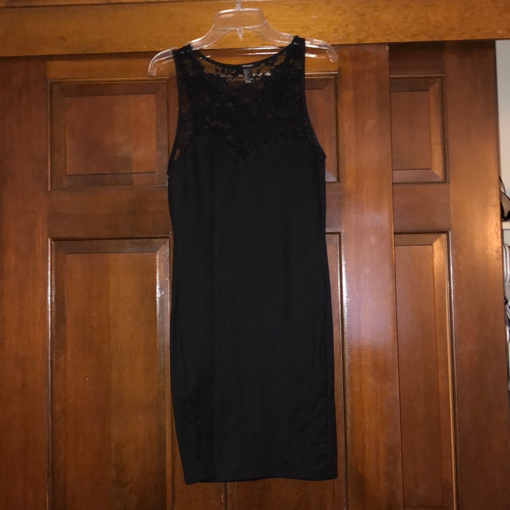 Black bodycon dress